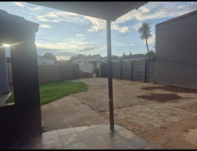 3 BEDROOM HOUSE FOR SALE IN ENNERDALE EXT 3